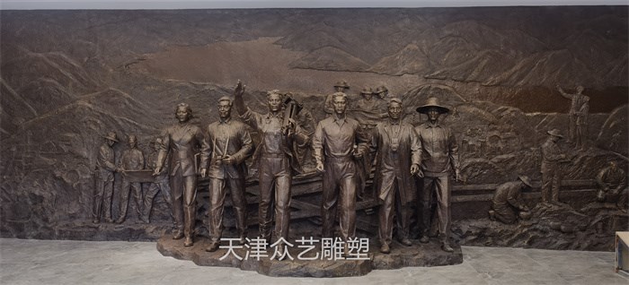湖北考古博物馆雕塑.jpg